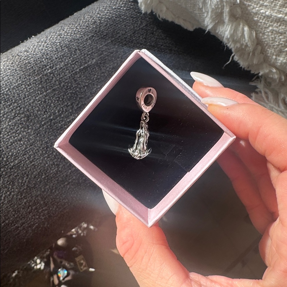 Silver virgen maria Pendant Charm - Picture 3 of 4